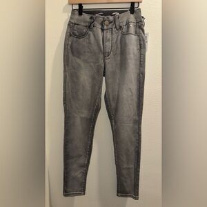 NWT SEVEN7 Gray Legging/Jegging